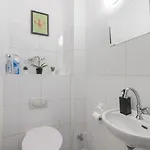 Einfach Aber Sehr Komfortabel - Für 12 Personen - 2xwc - Gruppen, Messe, Monteure, Studenten - Voll Ausgestattet - 6 Betten 140x200cm Hochwertig, 3 Smart-tv 55 Zoll Netflix, 1000 Mbit Wlan, Voll Ausgestattete Küche