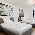 公寓 Einfach Aber Sehr Komfortabel - Fuer 12 Personen - 2xwc - Gruppen, Messe, Monteure, Studenten - Voll Ausgestattet - 6 Betten 140x200cm Hochwertig, 3 Smart-tv 55 Zoll Netflix, 1000 Mbit Wlan, Voll Ausgestattete Kueche 杜伊斯堡