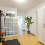 公寓 Einfach Aber Sehr Komfortabel - Fuer 12 Personen - 2xwc - Gruppen, Messe, Monteure, Studenten - Voll Ausgestattet - 6 Betten 140x200cm Hochwertig, 3 Smart-tv 55 Zoll Netflix, 1000 Mbit Wlan, Voll Ausgestattete Kueche *