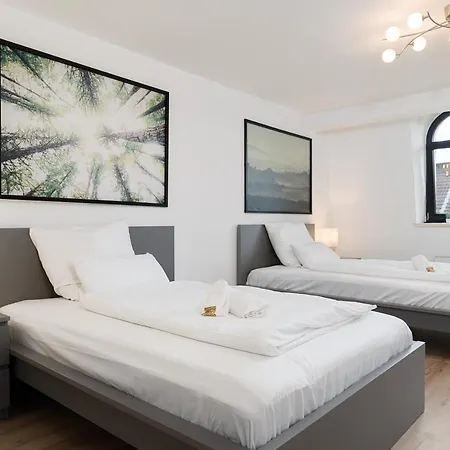 Apartamento Federnest Living - Wohnung Fuer 12 Personen - 2Xwc - Gruppen, Messe, Monteure, Studenten - Voll Ausgestattet - 6 Betten 140X200Cm Hochwertig, 3 Smart-Tv 55 Zoll Netflix, 1000 Mbit Wlan, Voll Ausgestattete Kueche Duisburgo
