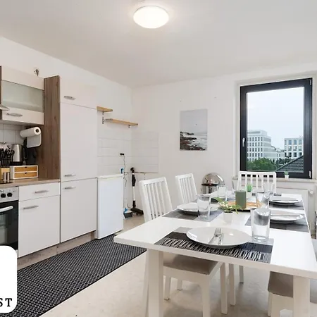 Federnest Living - Wohnung Fuer 12 Personen - 2Xwc - Gruppen, Messe, Monteure, Studenten - Voll Ausgestattet - 6 Betten 140X200Cm Hochwertig, 3 Smart-Tv 55 Zoll Netflix, 1000 Mbit Wlan, Voll Ausgestattete Kueche