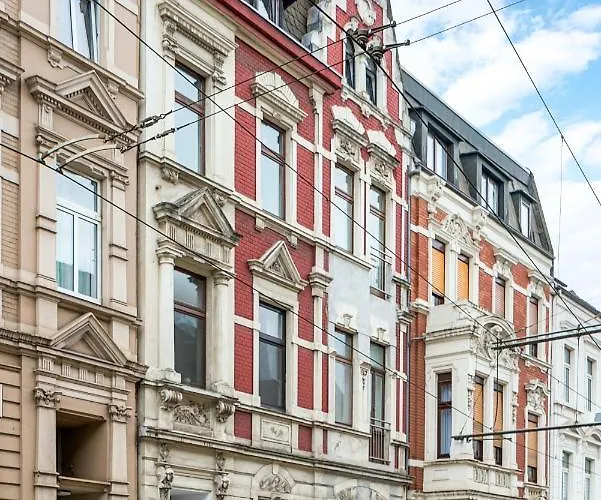 Einfach Aber Sehr Komfortabel - Fuer 12 Personen - 2xwc - Gruppen, Messe, Monteure, Studenten - Voll Ausgestattet - 6 Betten 140x200cm Hochwertig, 3 Smart-tv 55 Zoll Netflix, 1000 Mbit Wlan, Voll Ausgestattete Kueche * Дуйсбург